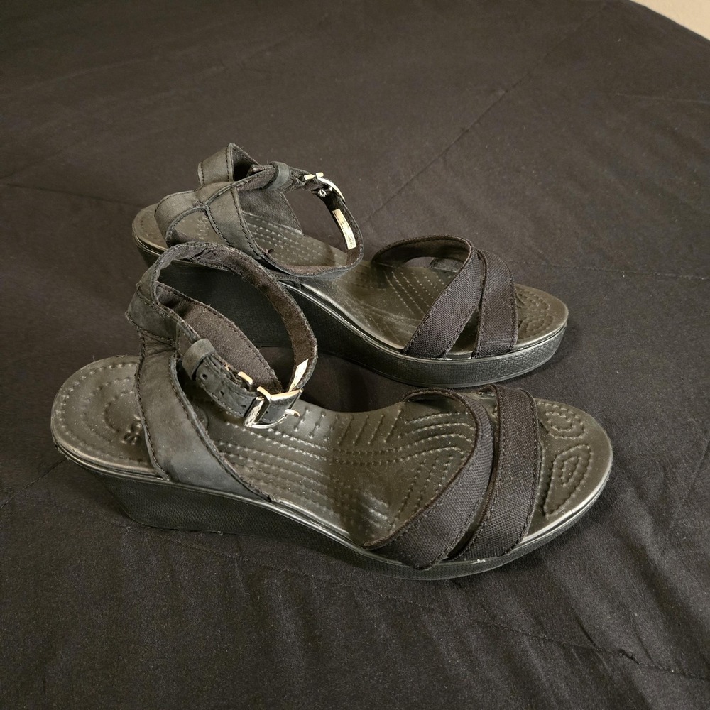 Crocs Sandals Womens Size 9 Black Strappy Wedge Buckle Comfort Summer 11382